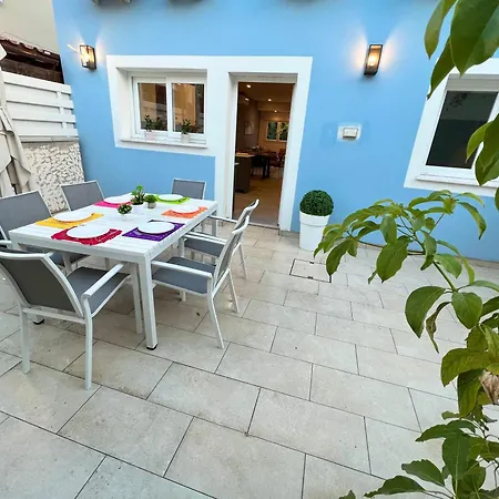 فيلة Azul House